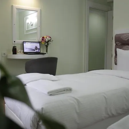 Hotel Corner Aya Sofya 3*